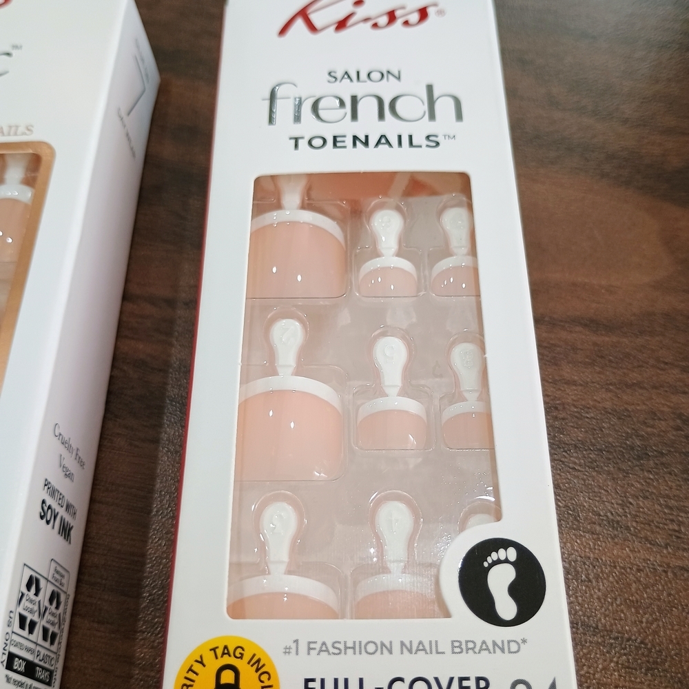 Kiss Acrylic French Press-On Nails - Nude and White - Picture 3 of 3